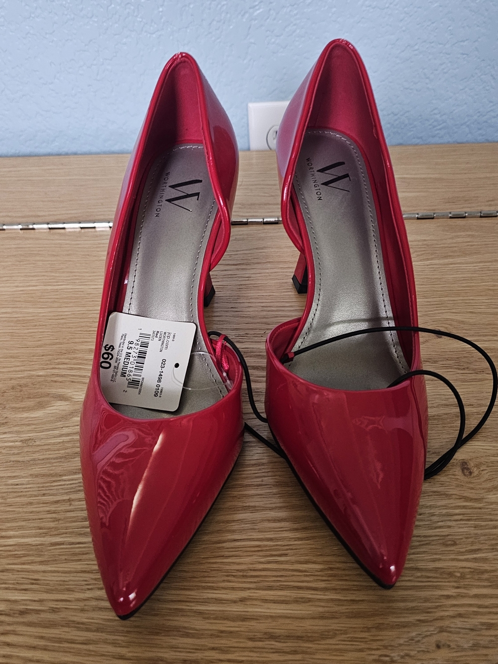 Women's Patent Leather Pointed Toe Pumps - Red - Picture 2 of 2